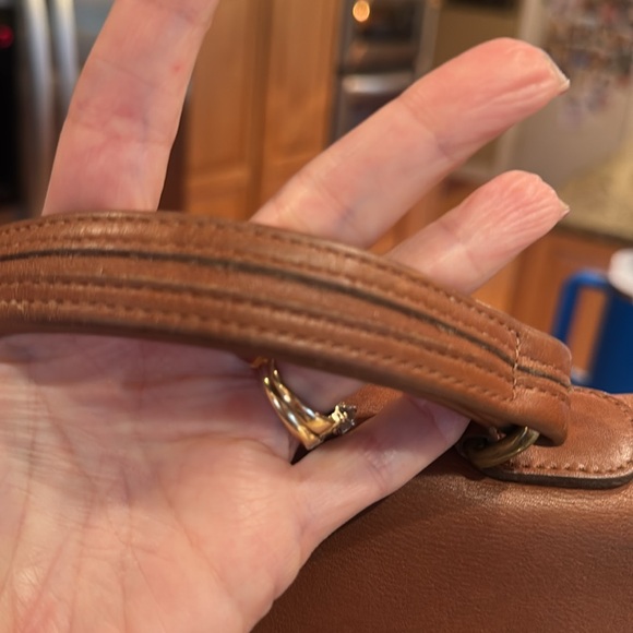 Coach Vintage British Tan Leather Crossbody Satchel Bag in Great Condition - Picture 8 of 16